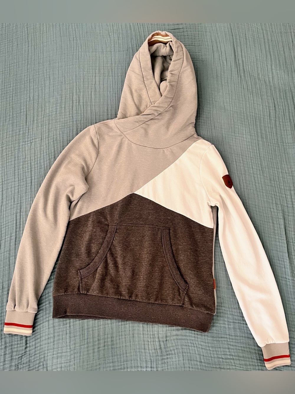 Women’s Wanakome Colorblock Crewneck Hoodie in two shard of Gray and White